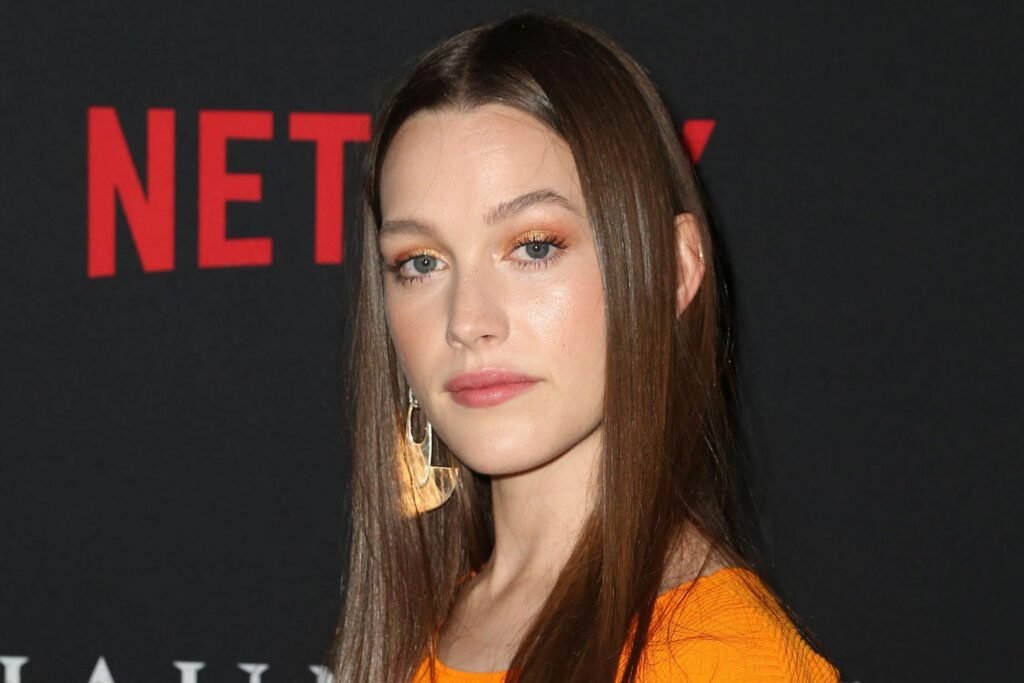 victoria pedretti