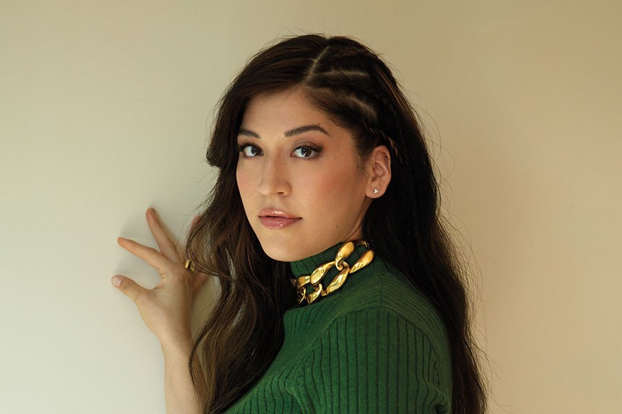 Marvel-Superstar Alaqua Cox und ihr Verlobter begrüßen einen kleinen Superhelden auf der Welt. alaqua cox