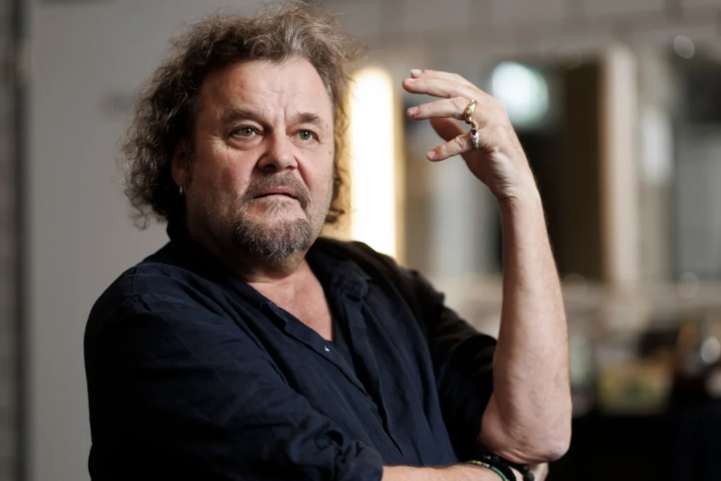 Büne Huber – Leben, Karriere und Einfluss des Schweizer Musikers büne huber