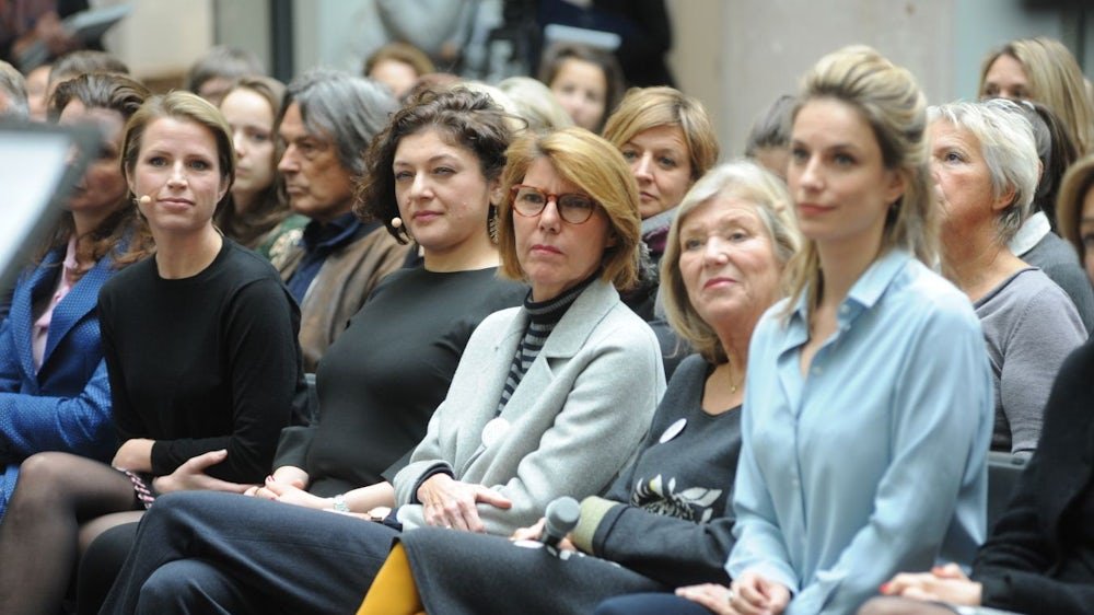 Josefine Cox – Leben, Karriere und Vermächtnis einer erfolgreichen Bestsellerautorin josefine cox