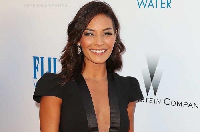 Taylor Sheridans Ehefrau, Nicole Muirbrook, ist selbst Schauspielerin und Model. nicole muirbrook